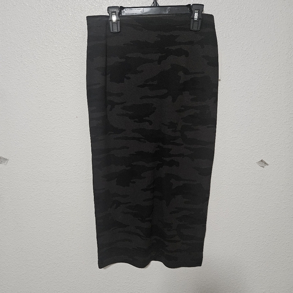 NWT Sanctuary camo print pencil skirt size xs - Picture 1 of 10